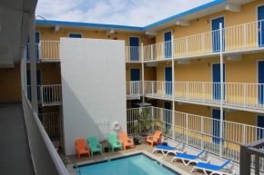 Seaside Inn & Suites